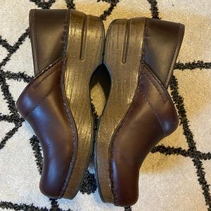 Brown Professional Dansko Woodgrain Sole (36)